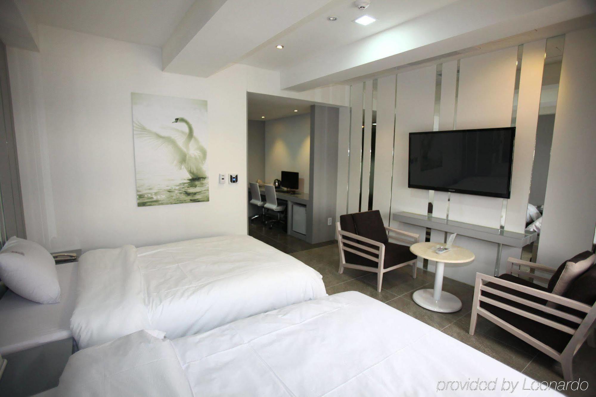Suwon Reve Hotel Værelse billede